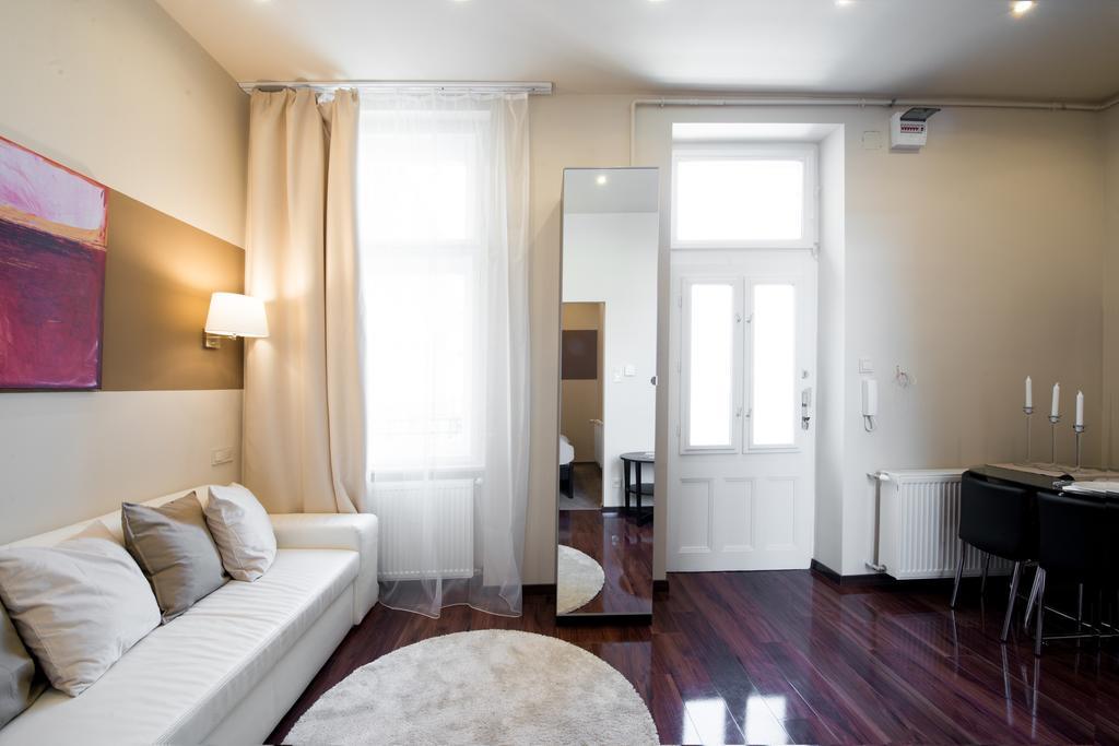 Little Boss Apartment Budapest Extérieur photo